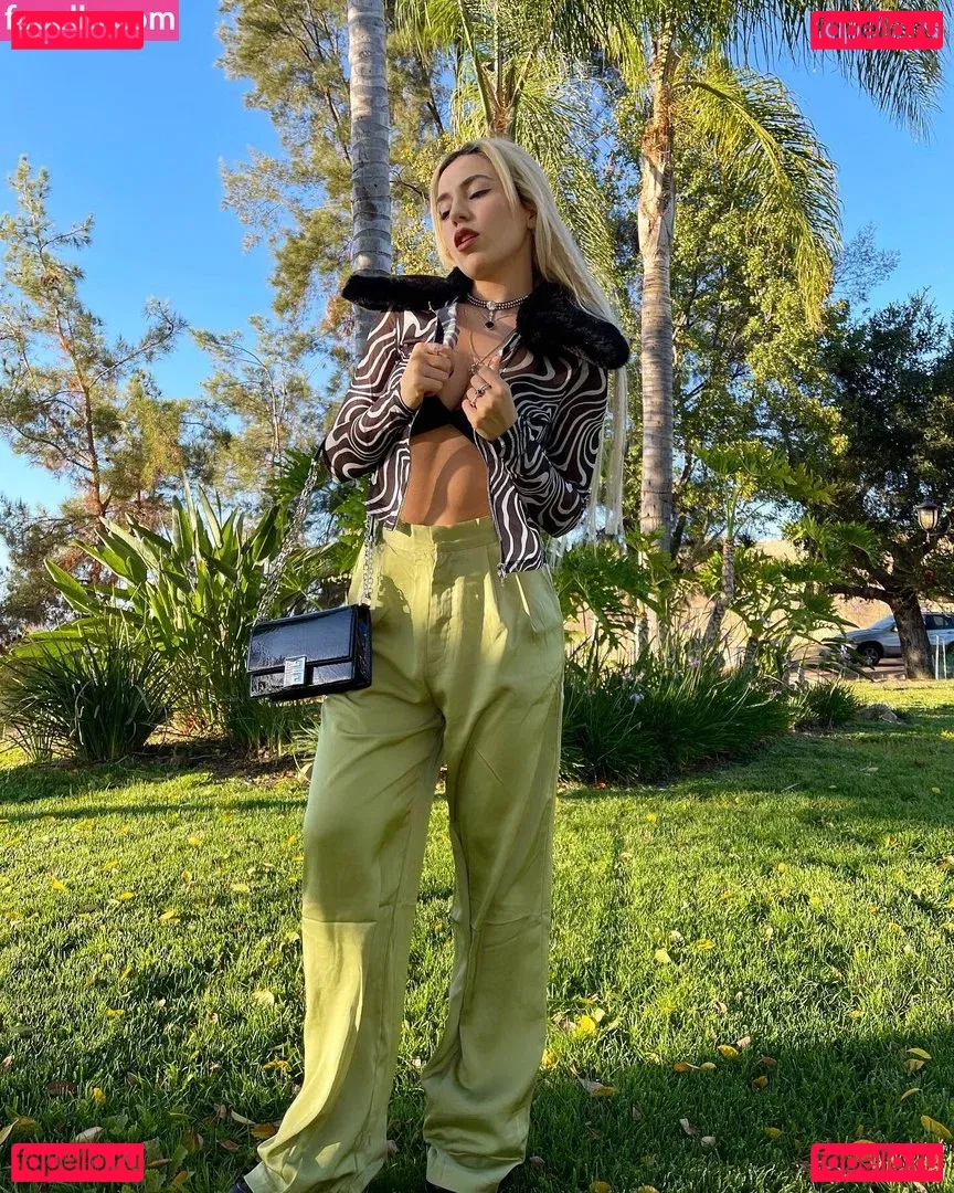 Ava Max Onlyfans Photo Gallery 