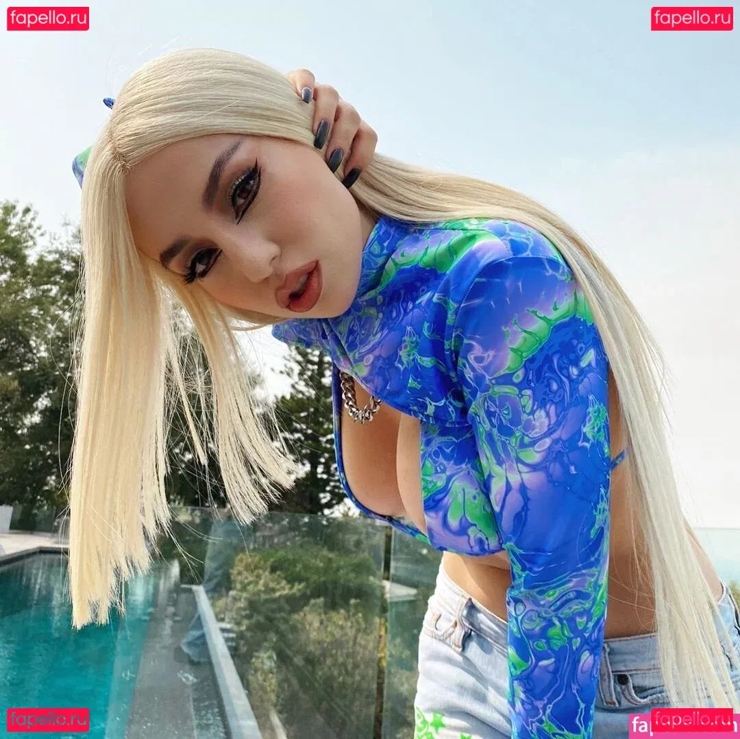 Ava Max Onlyfans Photo Gallery 