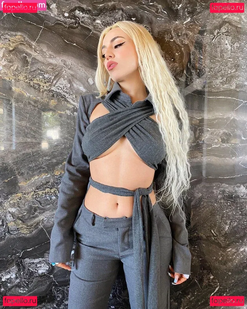 Ava Max Onlyfans Photo Gallery 
