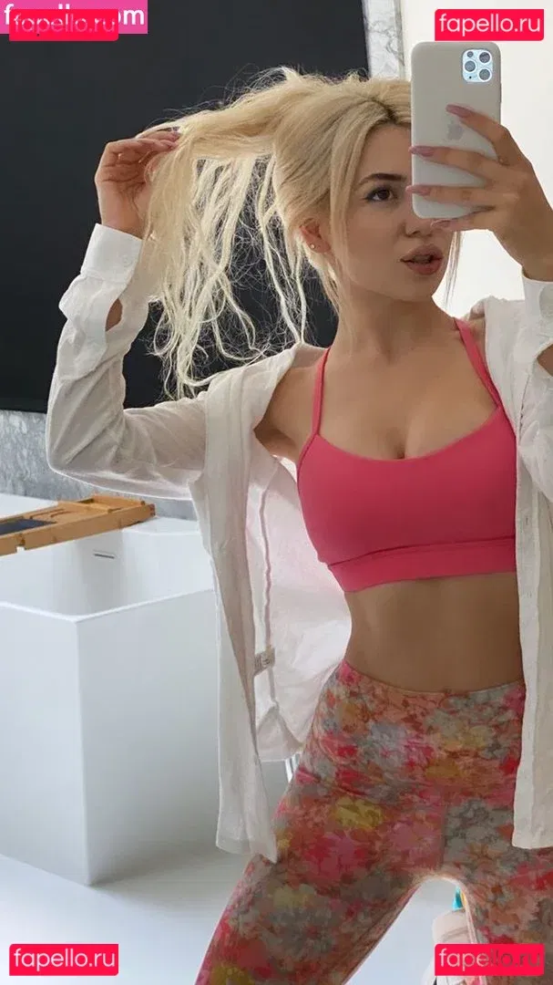 Ava Max Onlyfans Photo Gallery 