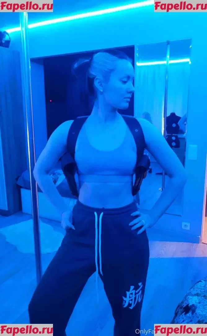 Oniksiya Sofinikum Onlyfans Photo Gallery 
