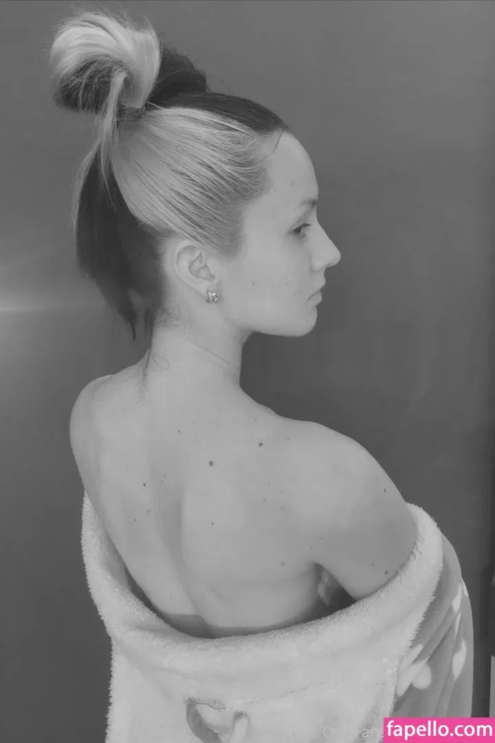 Oniksiya Sofinikum Onlyfans Photo Gallery 