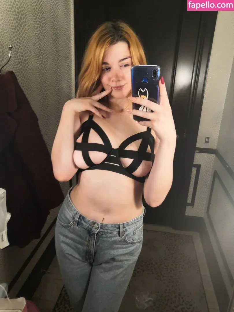 Oniksiya Sofinikum Onlyfans Photo Gallery 