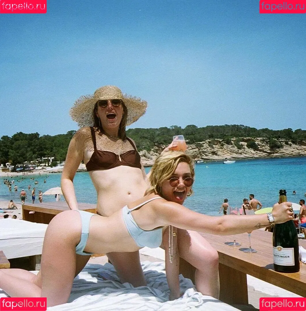 Florence Pugh Onlyfans Photo Gallery 