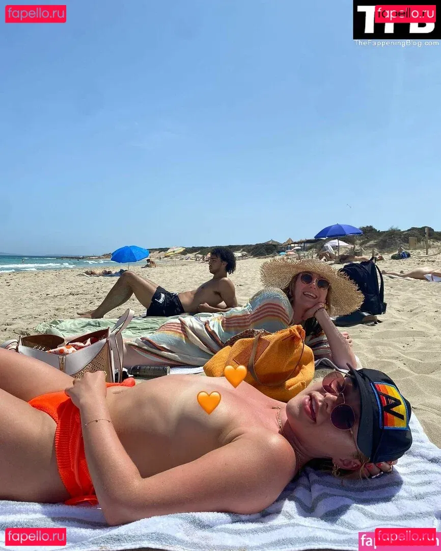 Florence Pugh Onlyfans Photo Gallery 