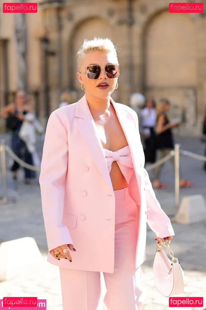 Florence Pugh Onlyfans Photo Gallery 