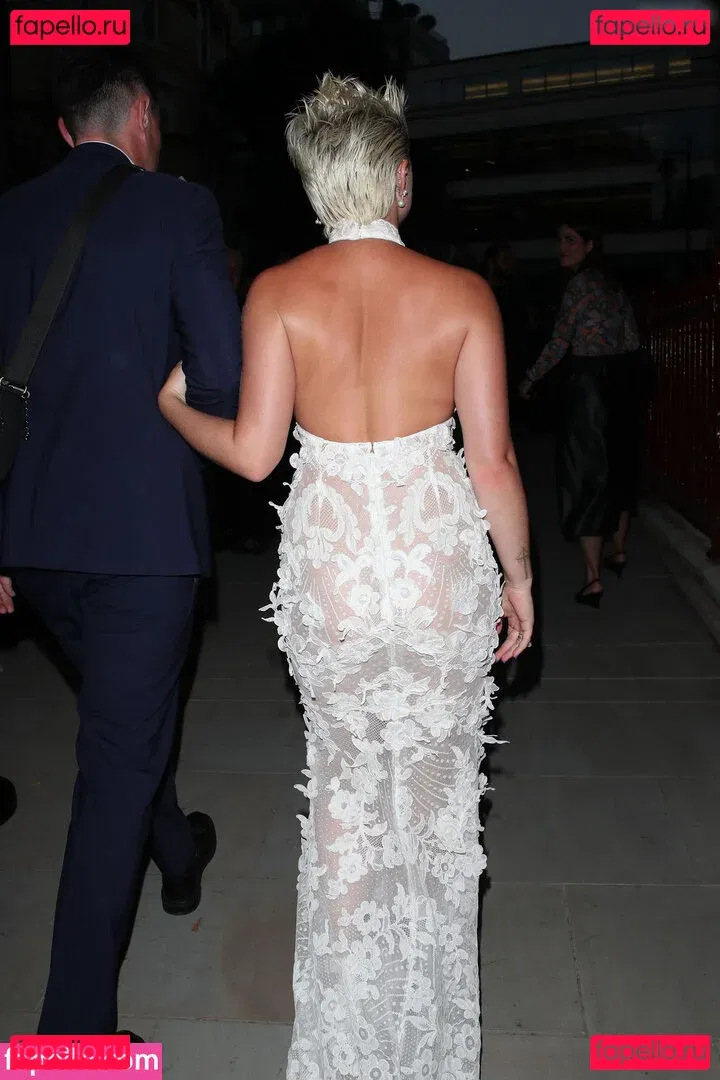 Florence Pugh Onlyfans Photo Gallery 