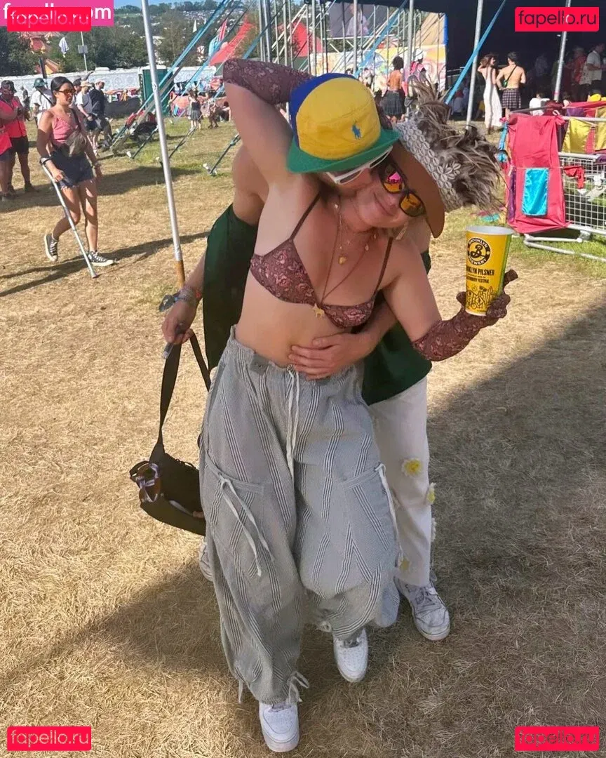 Florence Pugh Onlyfans Photo Gallery 