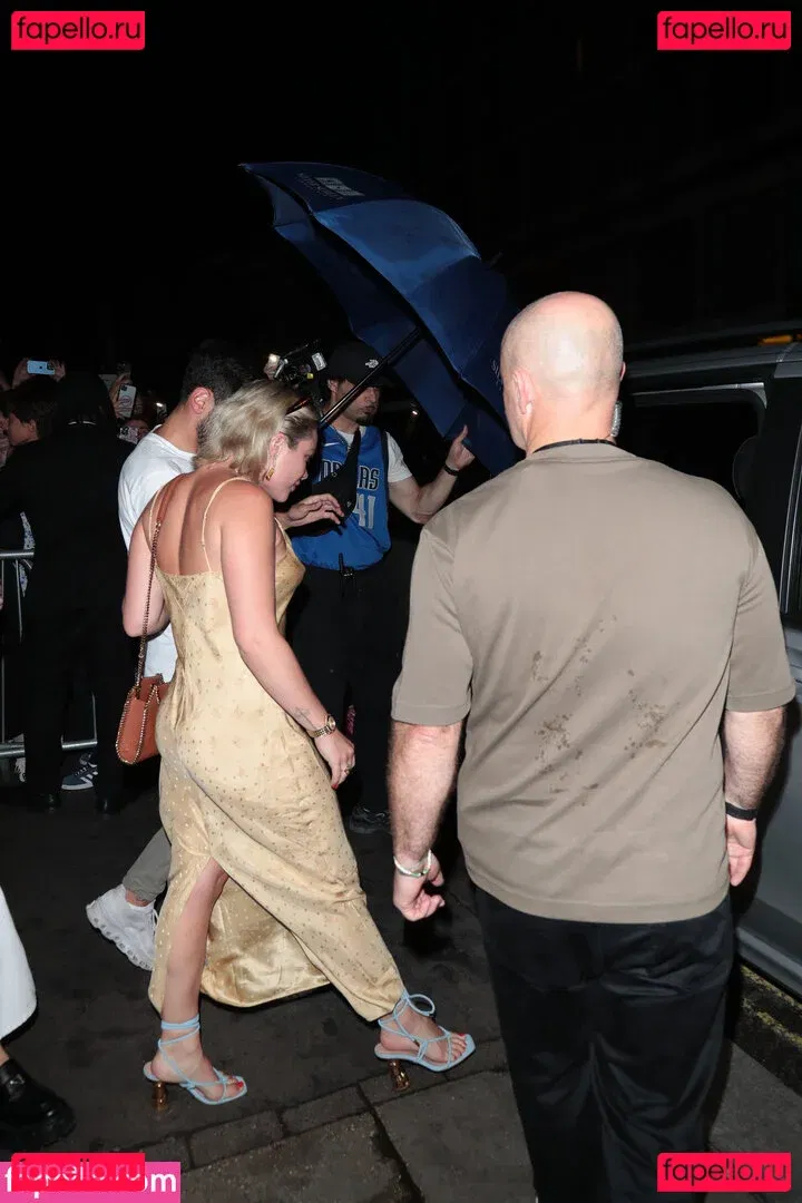 Florence Pugh Onlyfans Photo Gallery 