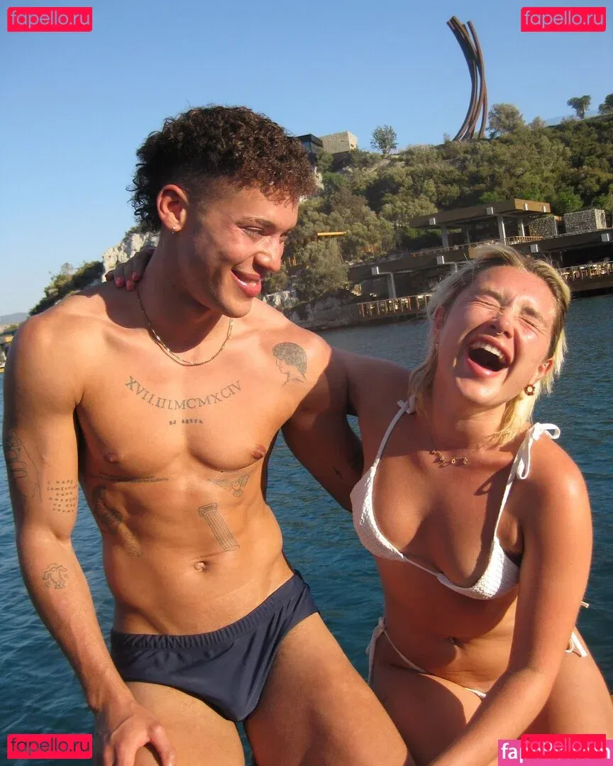 Florence Pugh Onlyfans Photo Gallery 