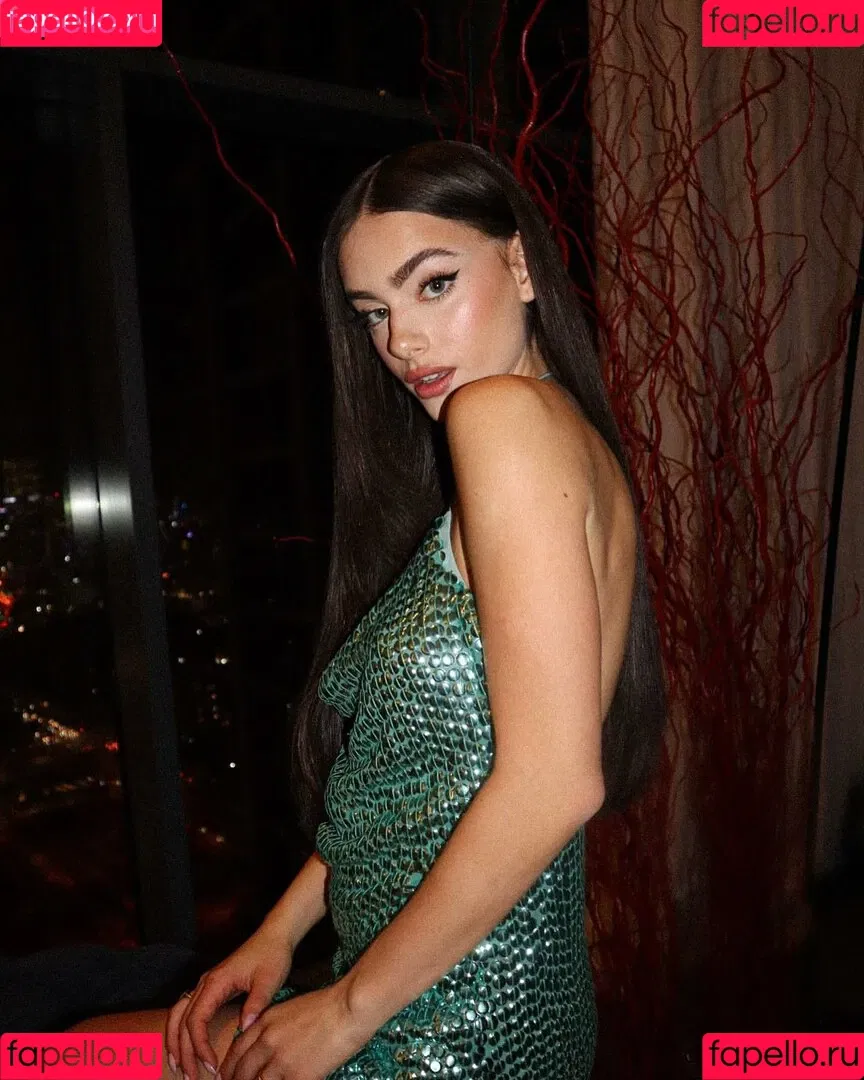 Yael Shelbia Onlyfans Photo Gallery 