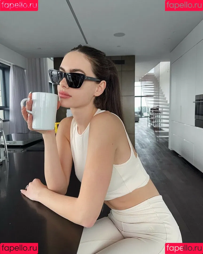 Yael Shelbia Onlyfans Photo Gallery 