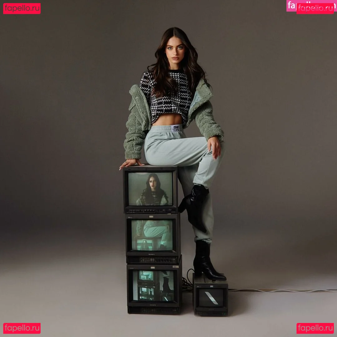 Yael Shelbia Onlyfans Photo Gallery 