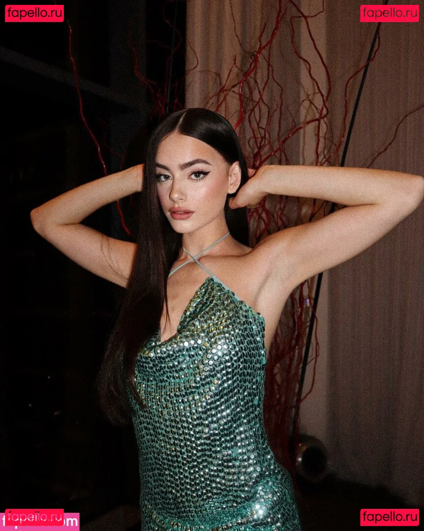 Yael Shelbia Onlyfans Photo Gallery 