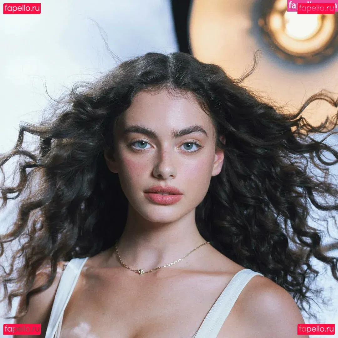 Yael Shelbia Onlyfans Photo Gallery 
