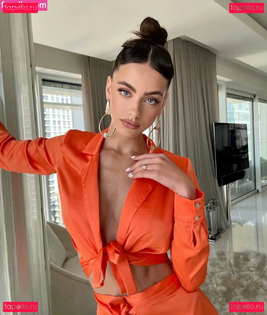 Yael Shelbia Onlyfans Photo Gallery 