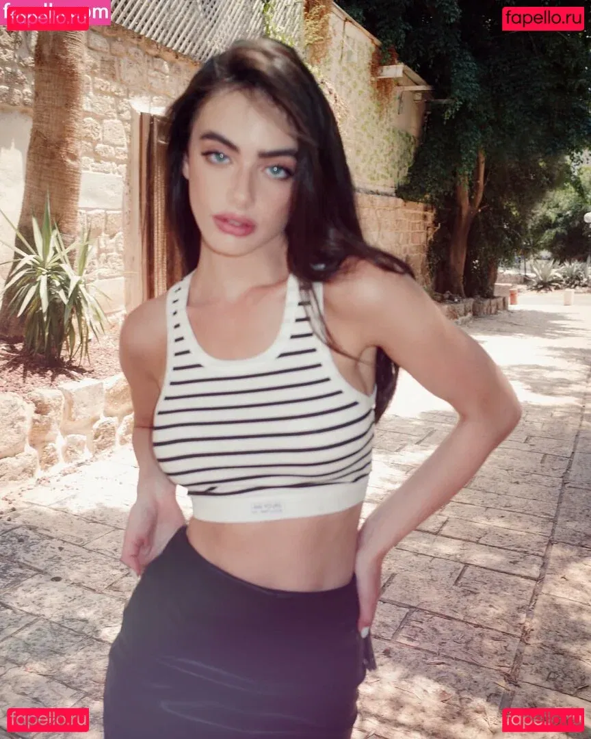 Yael Shelbia Onlyfans Photo Gallery 