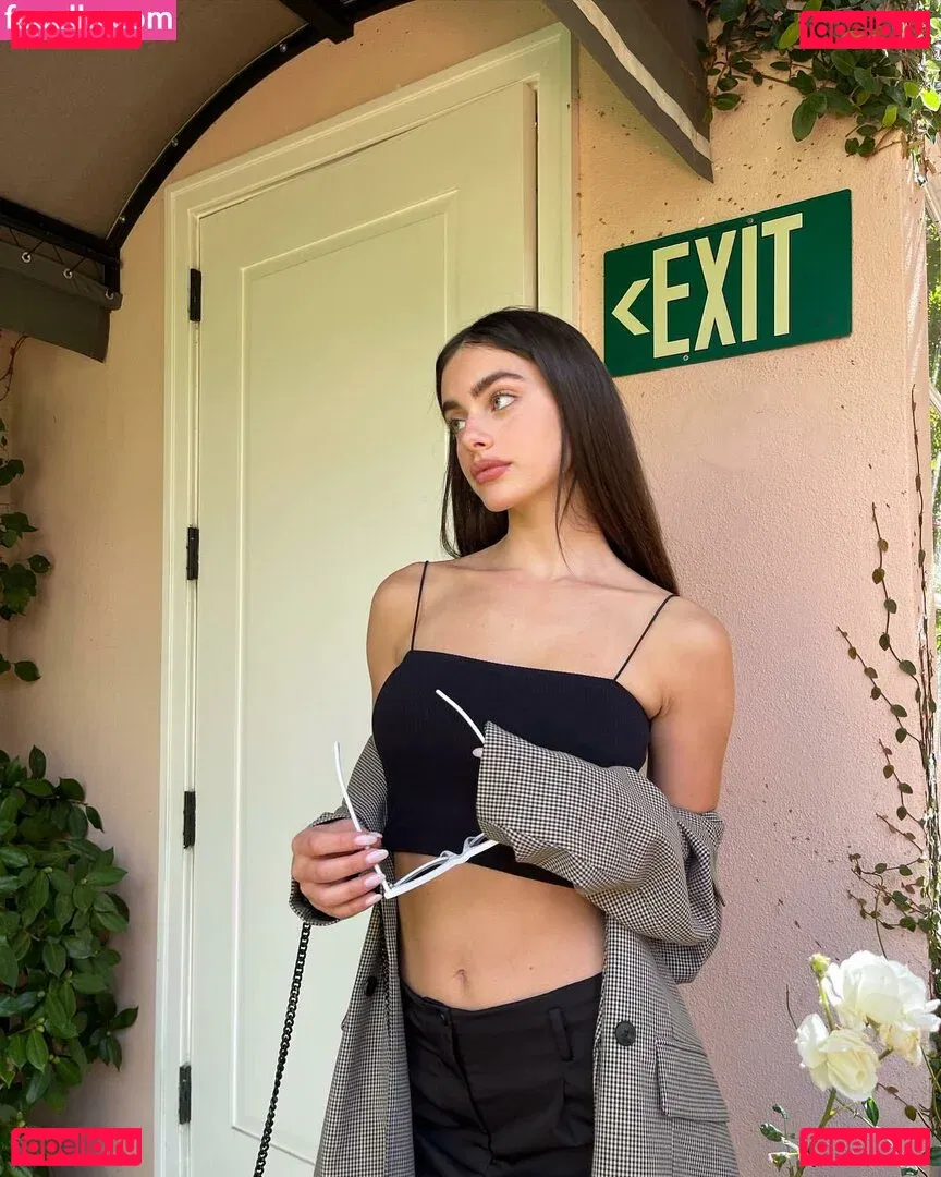 Yael Shelbia Onlyfans Photo Gallery 