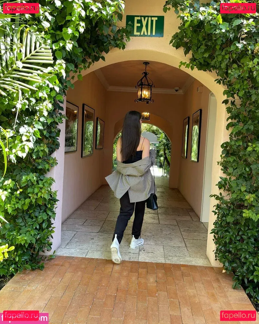 Yael Shelbia Onlyfans Photo Gallery 