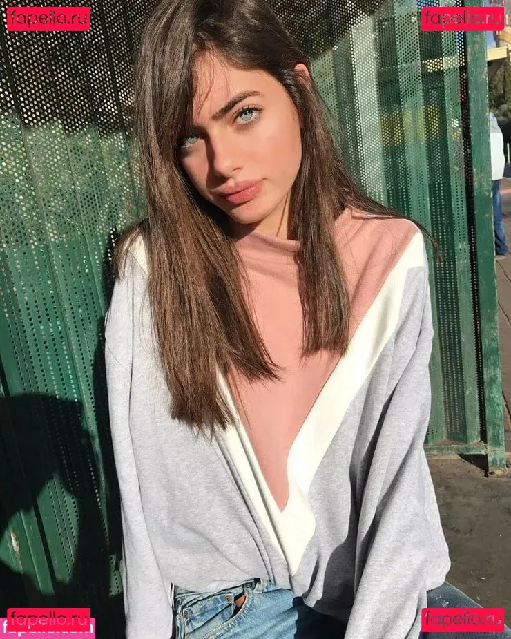 Yael Shelbia Onlyfans Photo Gallery 