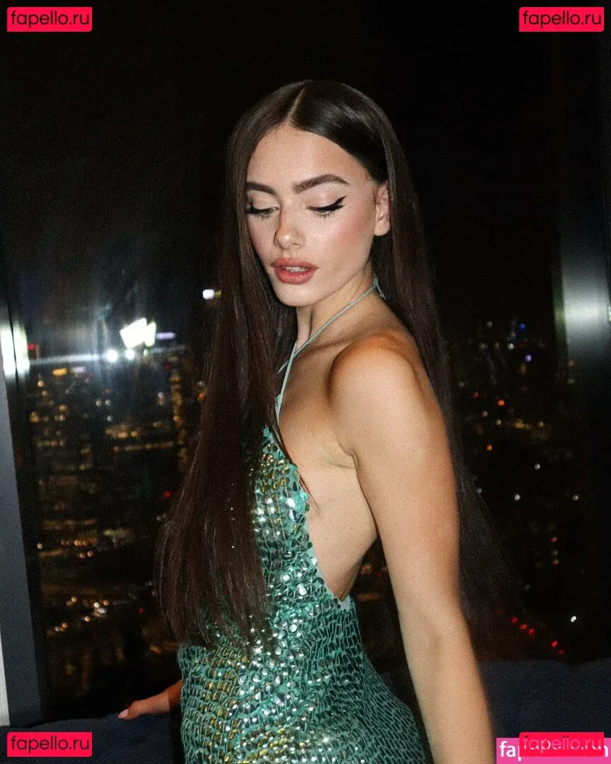 Yael Shelbia Onlyfans Photo Gallery 