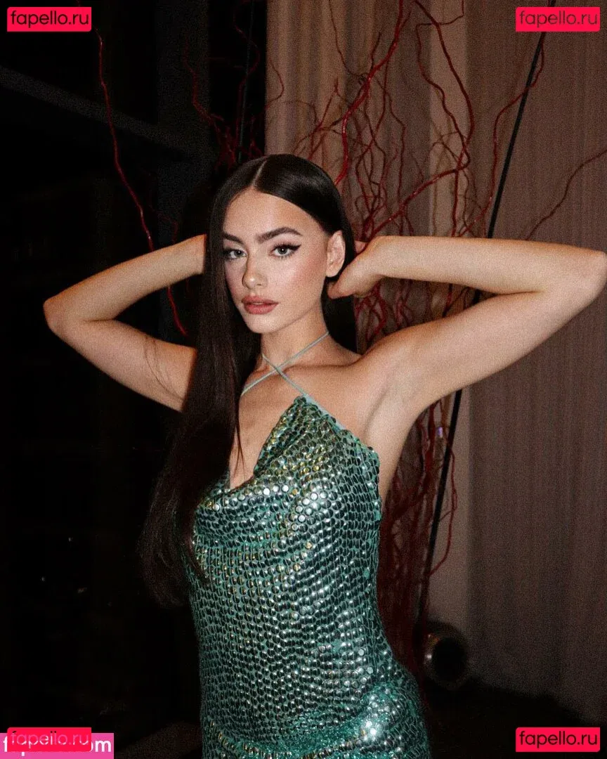 Yael Shelbia Onlyfans Photo Gallery 