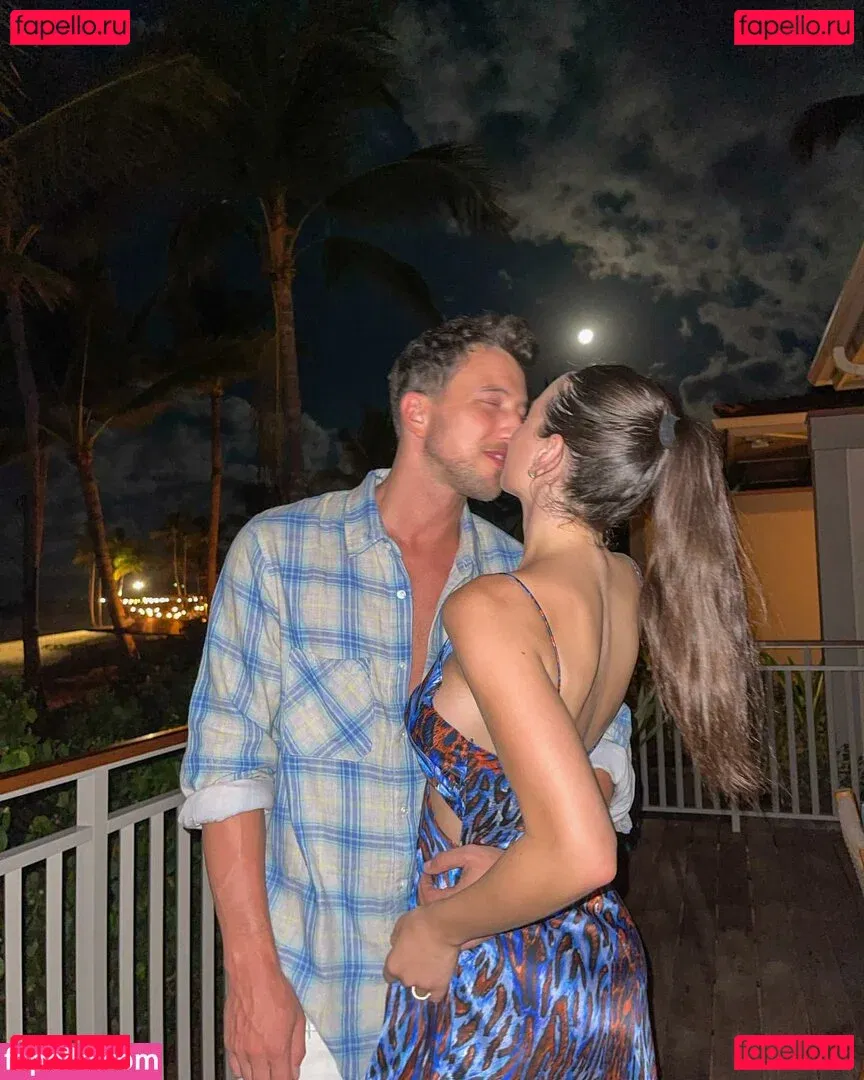 Yael Shelbia Onlyfans Photo Gallery 