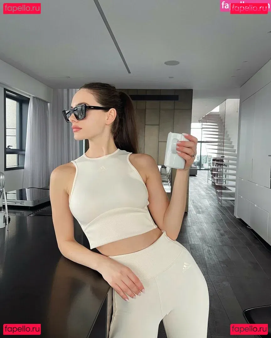 Yael Shelbia Onlyfans Photo Gallery 