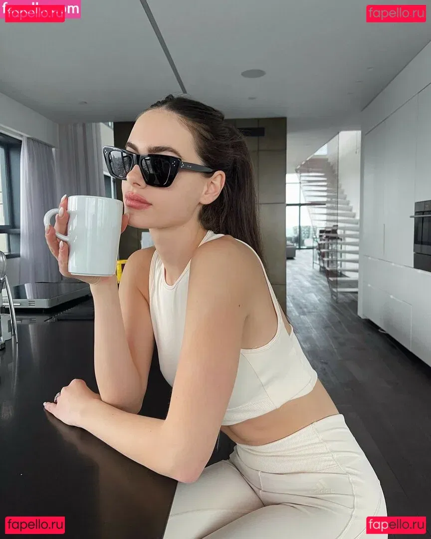 Yael Shelbia Onlyfans Photo Gallery 