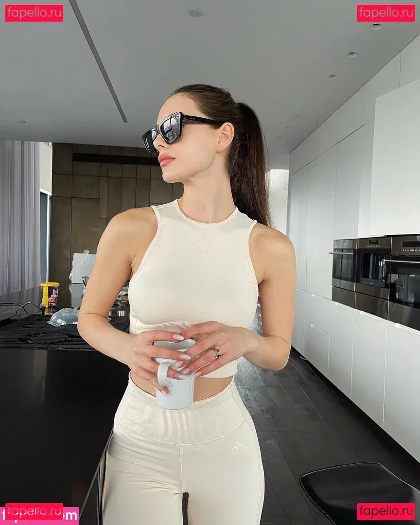 Yael Shelbia Onlyfans Photo Gallery 