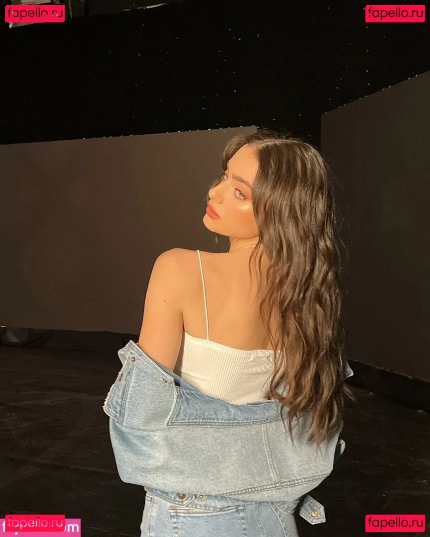 Yael Shelbia Onlyfans Photo Gallery 