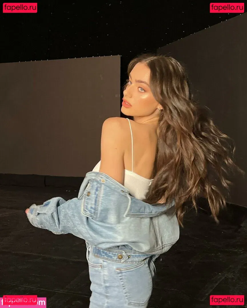 Yael Shelbia Onlyfans Photo Gallery 