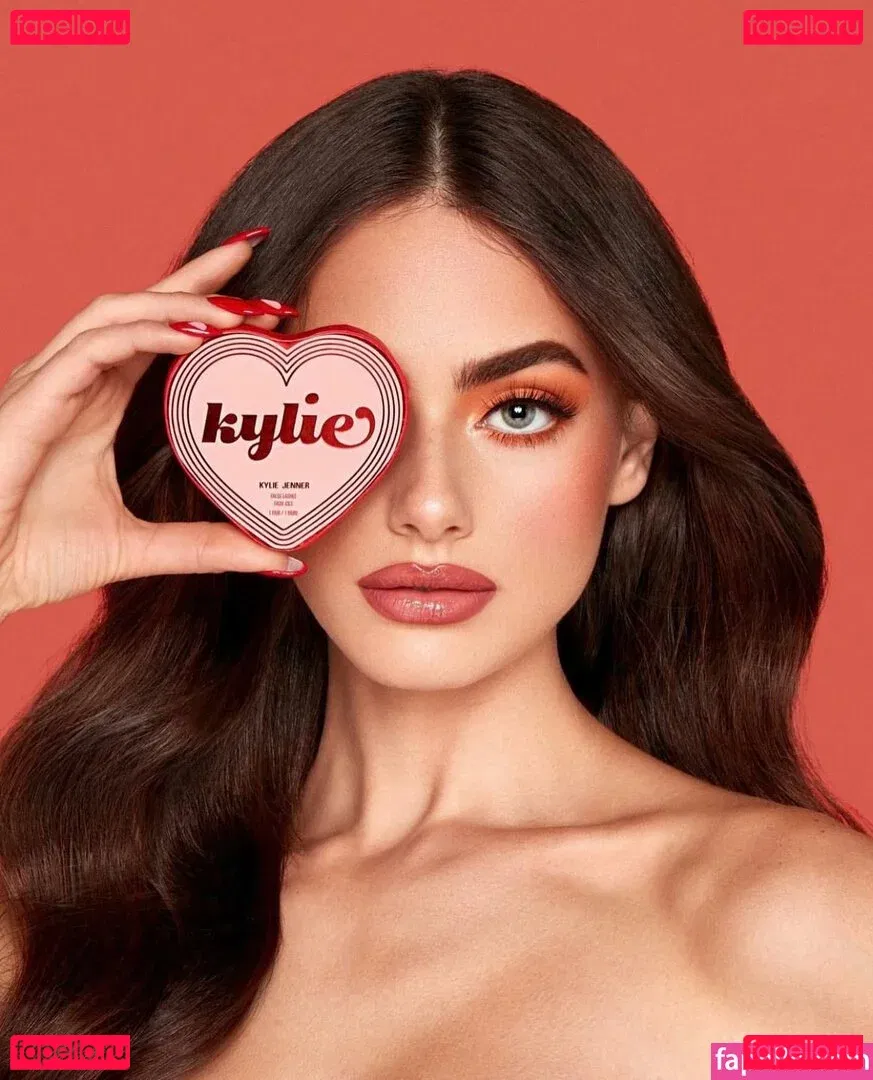 Yael Shelbia Onlyfans Photo Gallery 