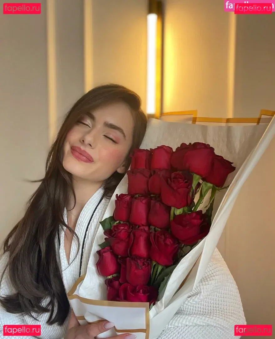 Yael Shelbia Onlyfans Photo Gallery 