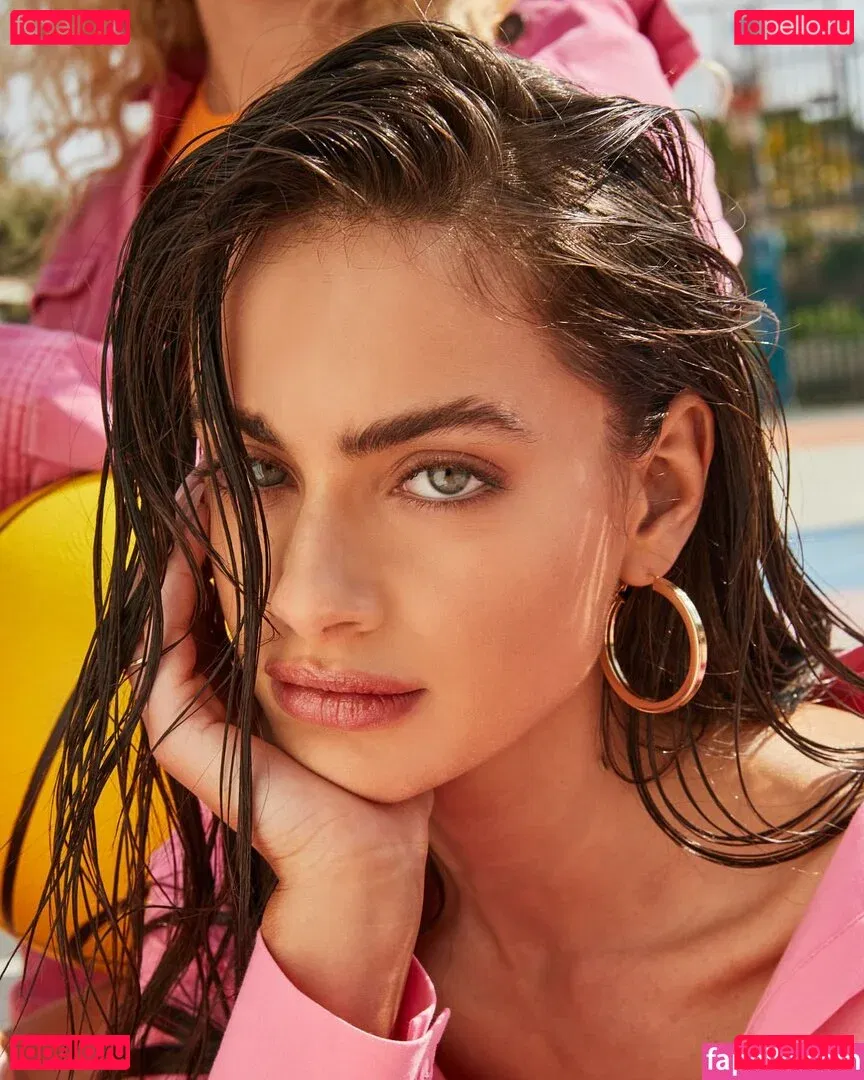 Yael Shelbia Onlyfans Photo Gallery 