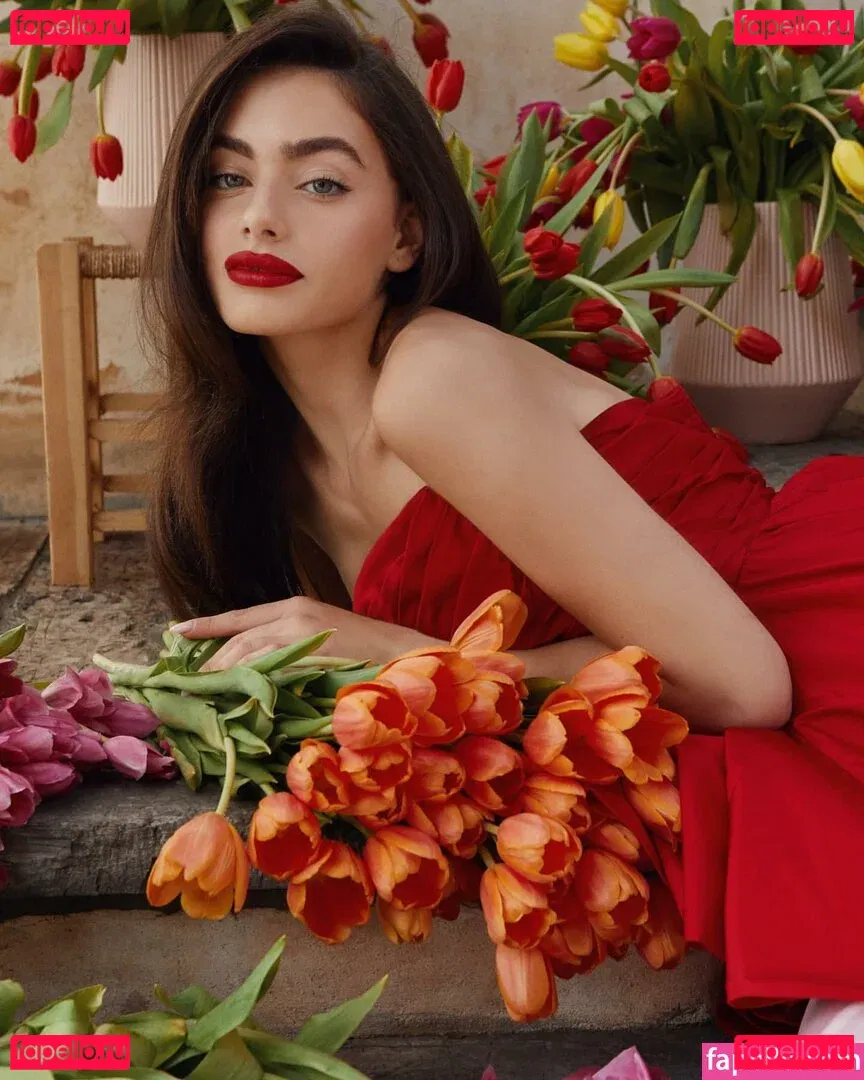 Yael Shelbia Onlyfans Photo Gallery 