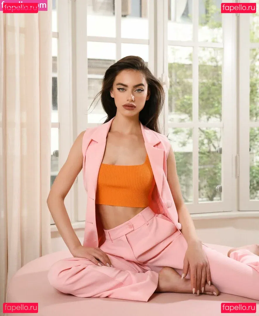 Yael Shelbia Onlyfans Photo Gallery 