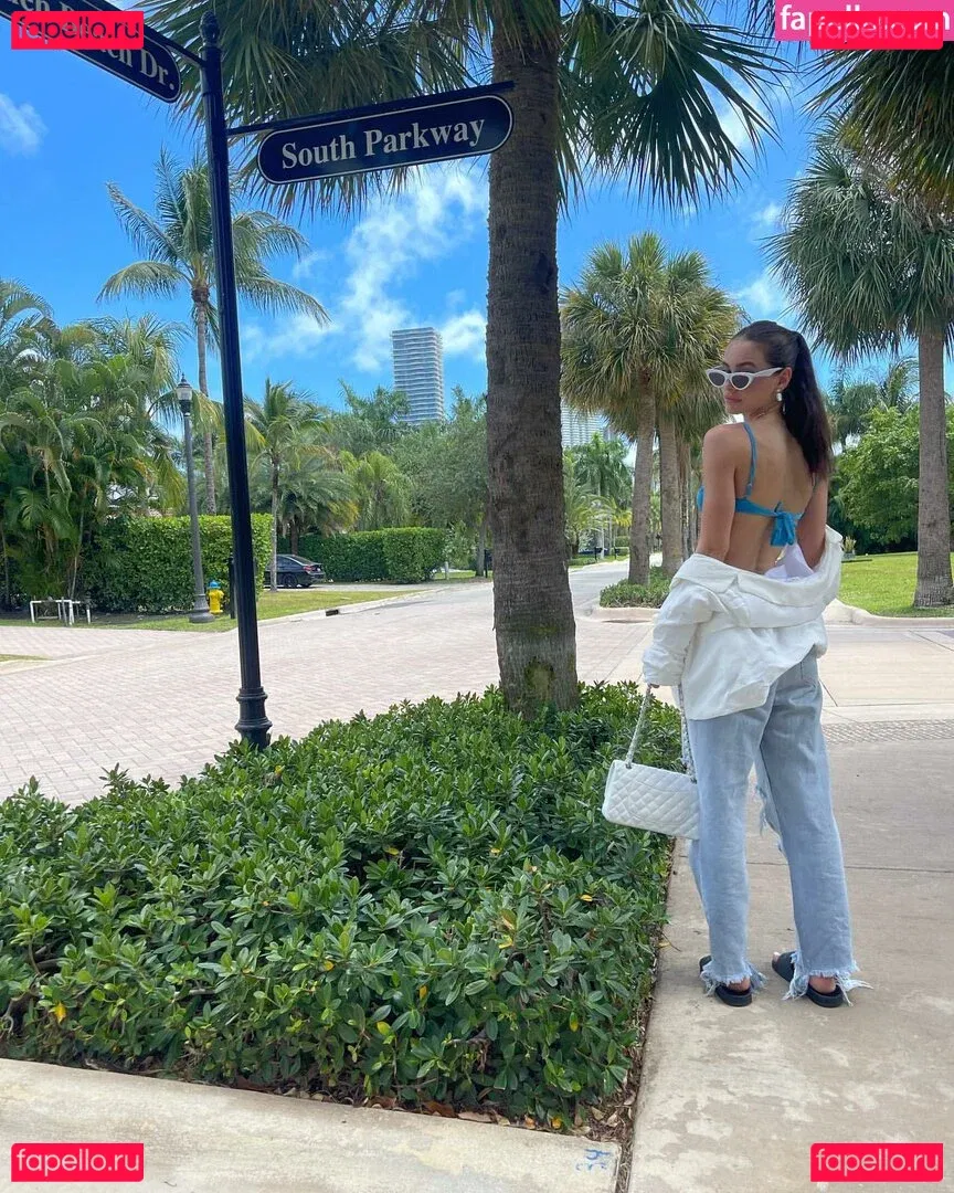 Yael Shelbia Onlyfans Photo Gallery 