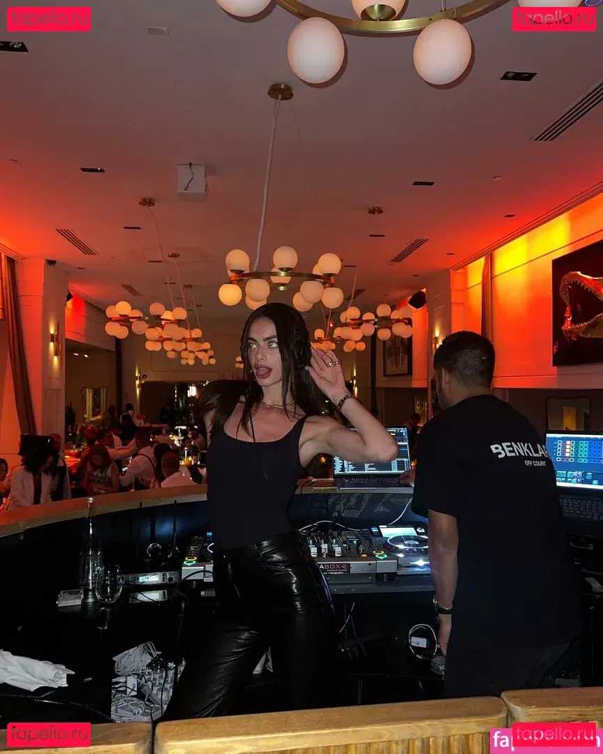 Yael Shelbia Onlyfans Photo Gallery 