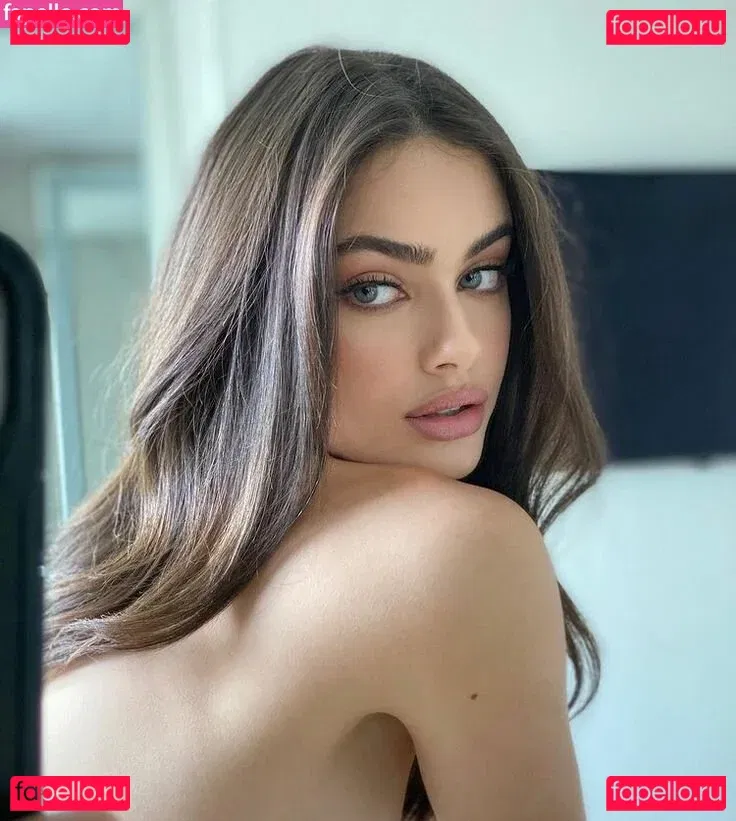 Yael Shelbia Onlyfans Photo Gallery 