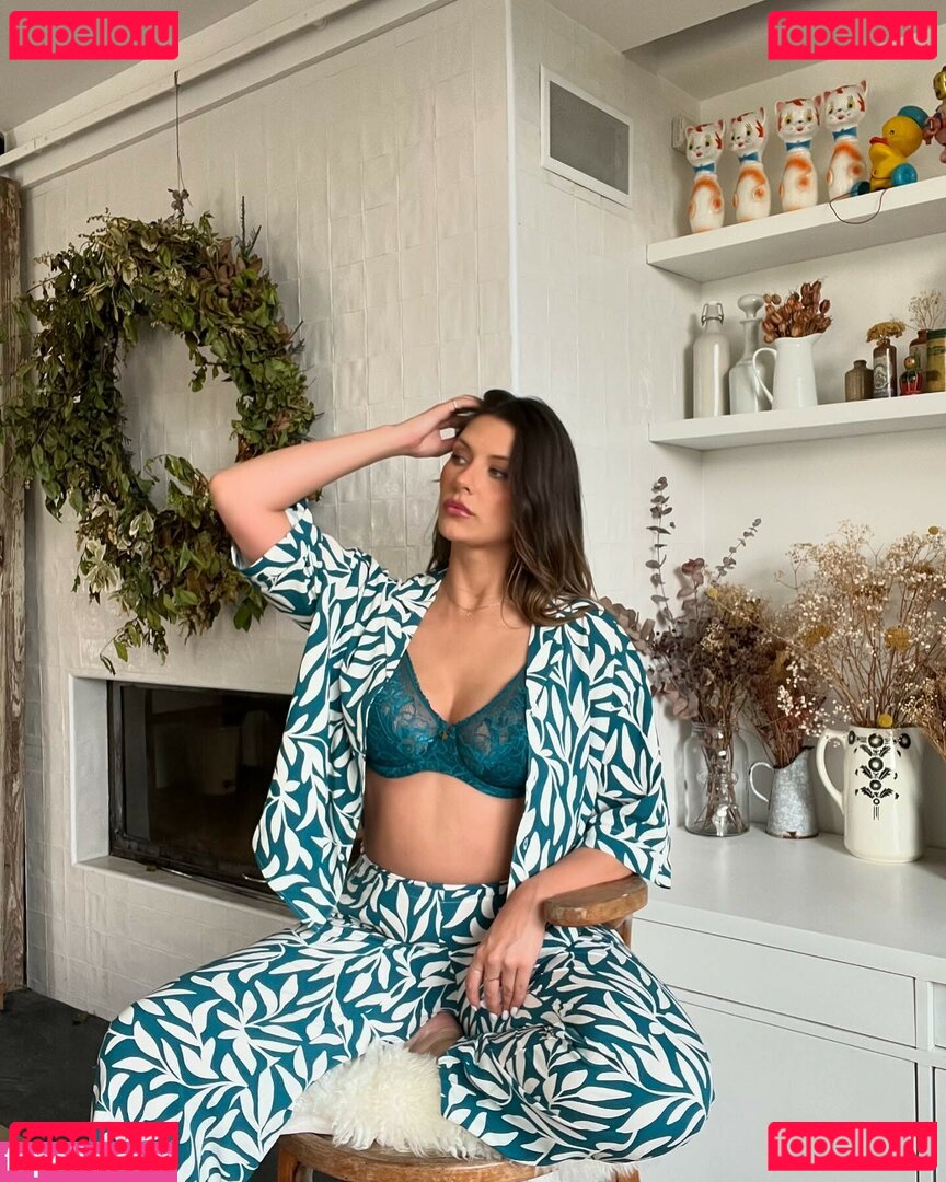 Camille Cerf / camillecerf Onlyfans Photo Gallery 