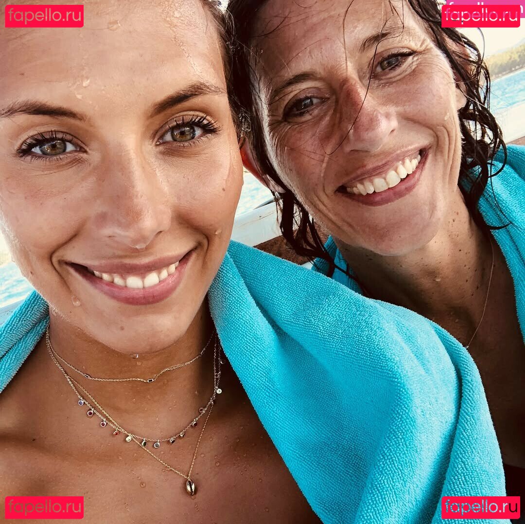 Camille Cerf / camillecerf Onlyfans Photo Gallery 