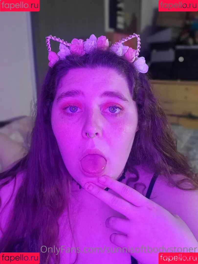sunnisoftbodystoner Onlyfans Photo Gallery 