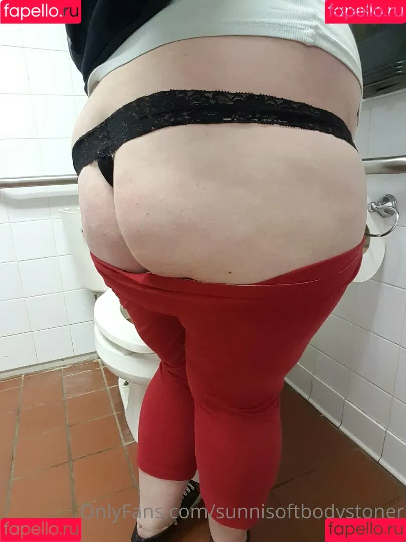 sunnisoftbodystoner Onlyfans Photo Gallery 
