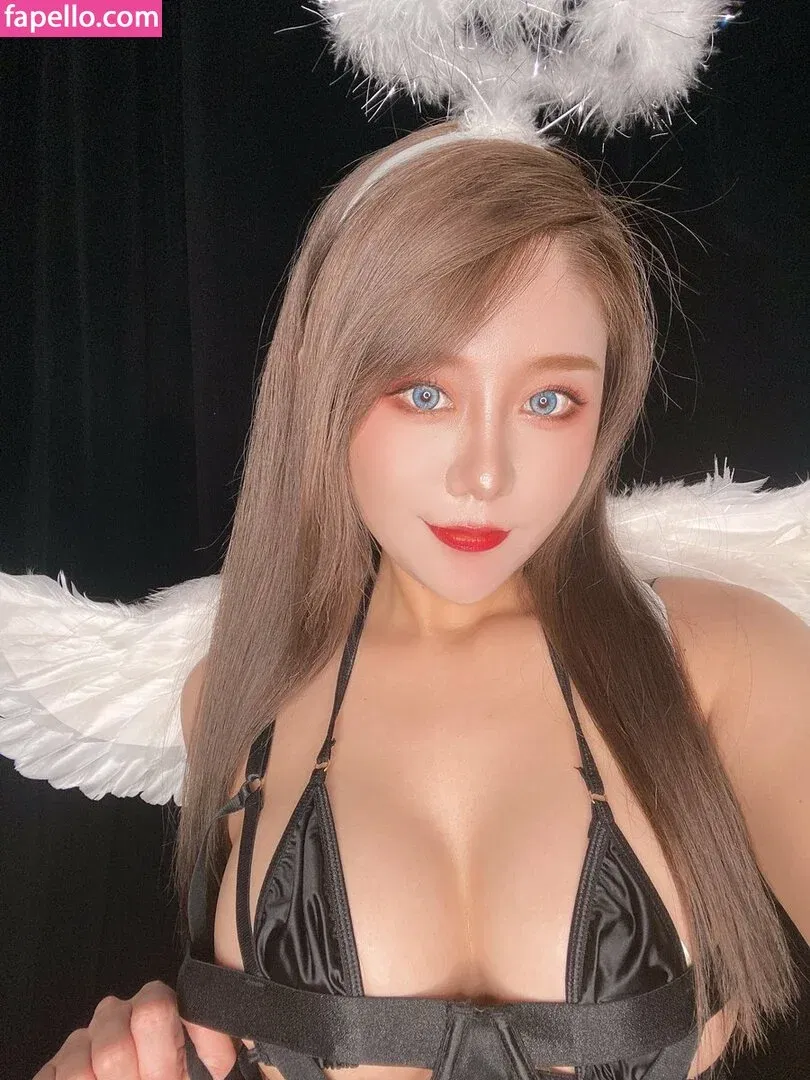 Uying Onlyfans Photo Gallery 