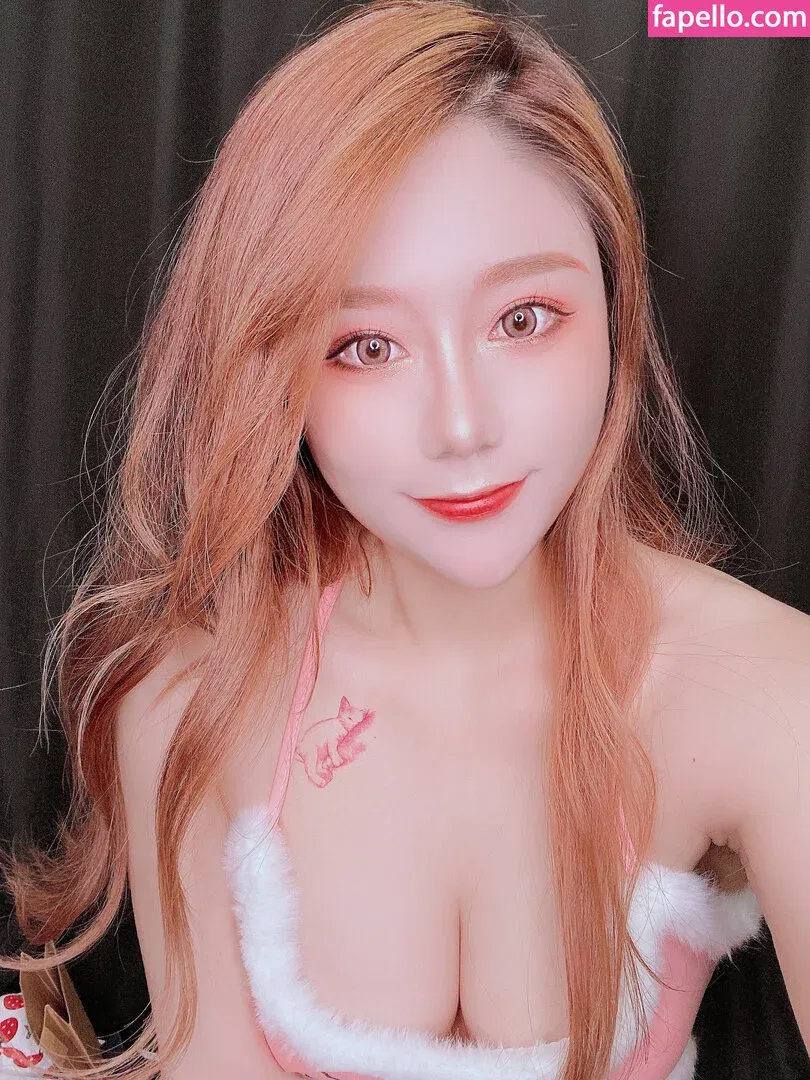 Uying Onlyfans Photo Gallery 