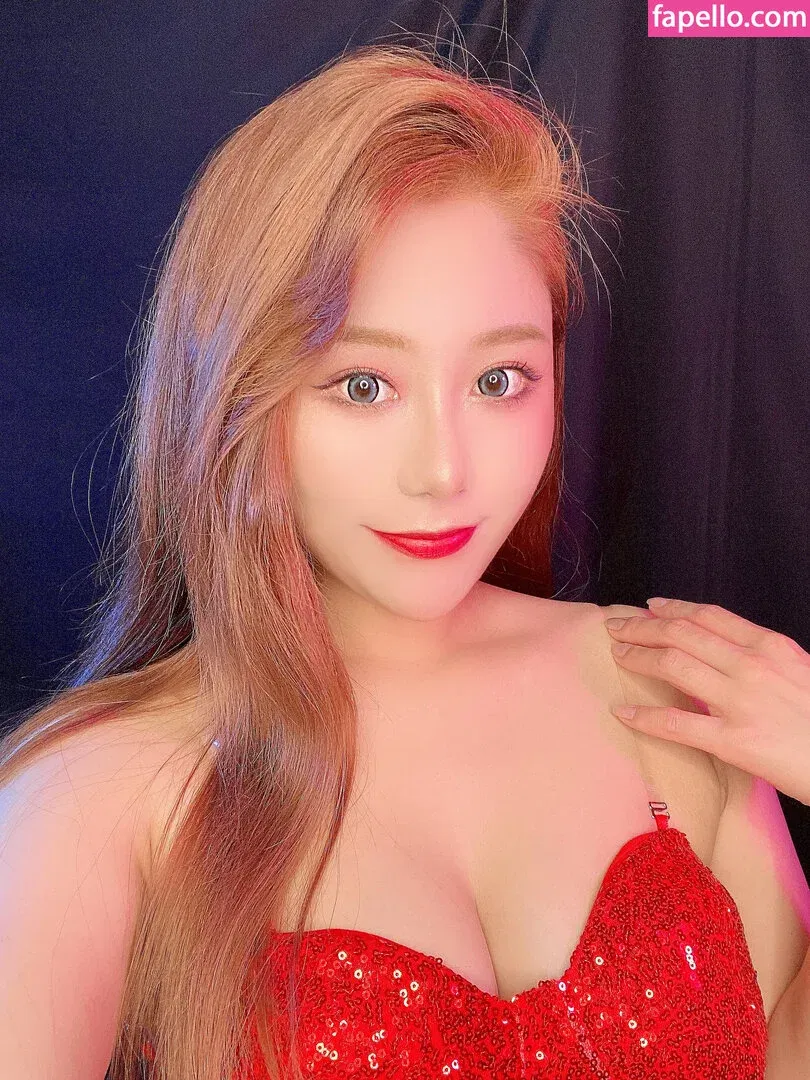 Uying Onlyfans Photo Gallery 