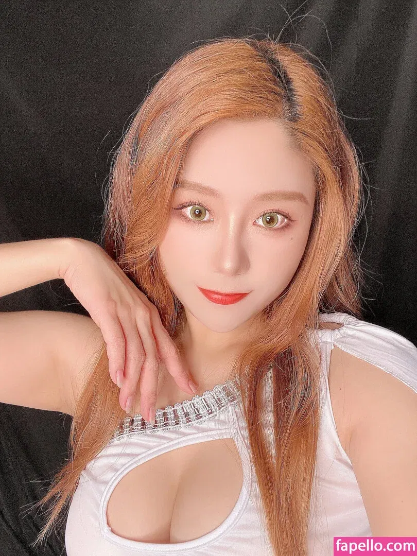 Uying Onlyfans Photo Gallery 