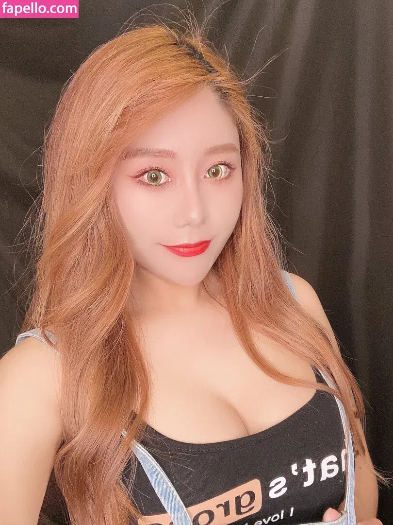 Uying Onlyfans Photo Gallery 