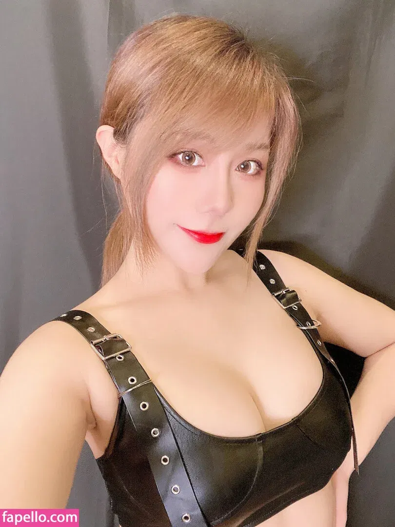 Uying Onlyfans Photo Gallery 